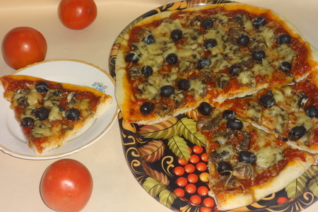 Пицца с грибами и оливками: шаг 12