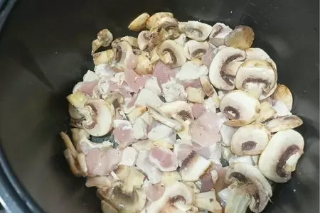 Омлет с курицей и грибами: шаг 3