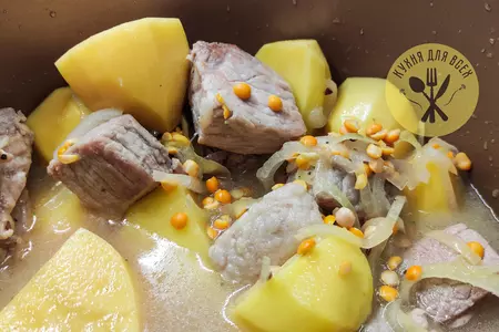Свинина с картошкой и горохом в скороварке: шаг 3