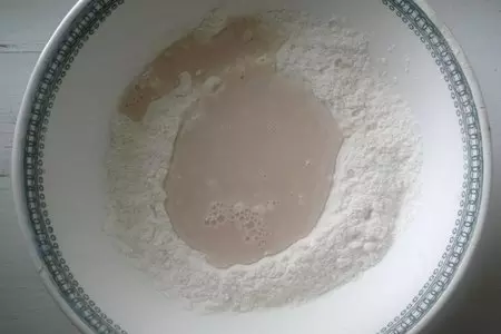 Белая пицца с овощами и плавленым сыром: шаг 4