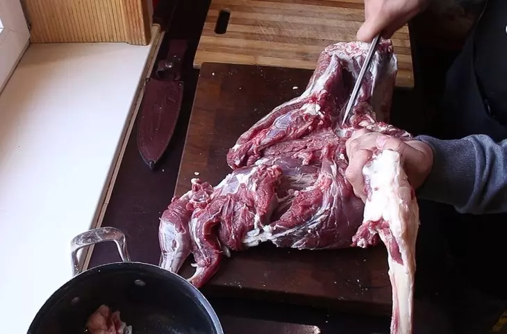 Шашлык из баранины маринованный в овечьем йогурте: шаг 1