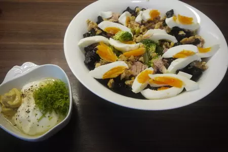 Салат из брокколи с тунцом и черносливом: шаг 2