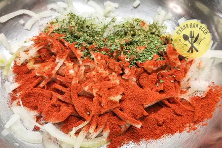 Куриные бёдрышки с картошкой в духовке: шаг 2