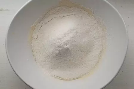 Пицца с курицей и маринованными грибами: шаг 2