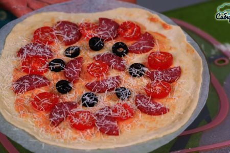Мини-пицца из дрожжевого теста с салями и помидорами с сыром: шаг 7