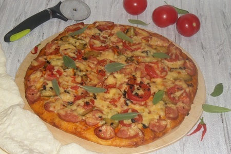 Пицца с сосисками и маринованными огурцами: шаг 15
