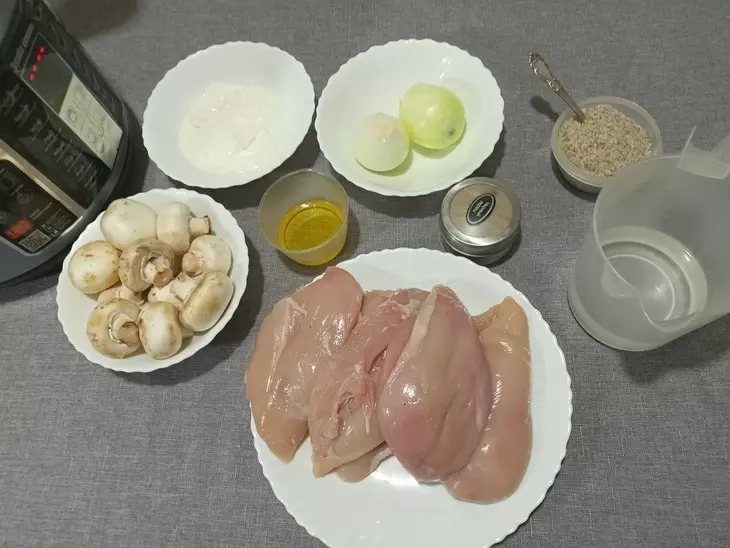 Курица с грибами в сметане: шаг 1