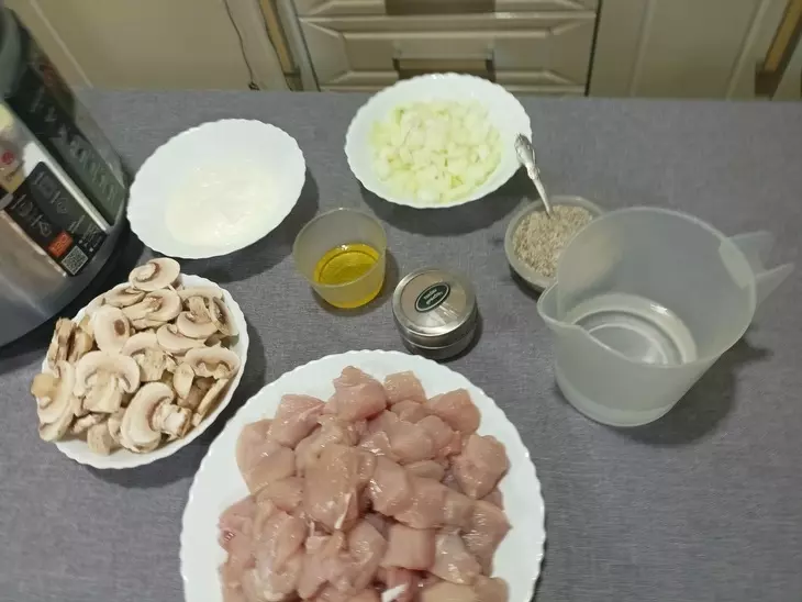 Курица с грибами в сметане: шаг 2