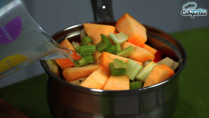 Постный витаминный суп-пюре из овощей со специями: шаг 2