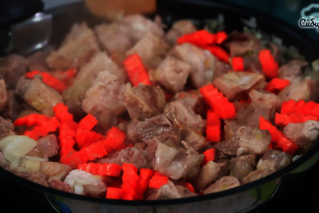Жаркое с мясом и картофелем со специями по-сибирски: шаг 3