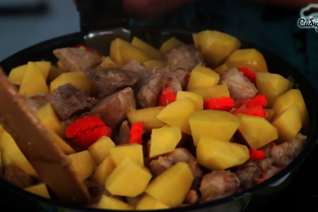 Жаркое с мясом и картофелем со специями по-сибирски: шаг 4