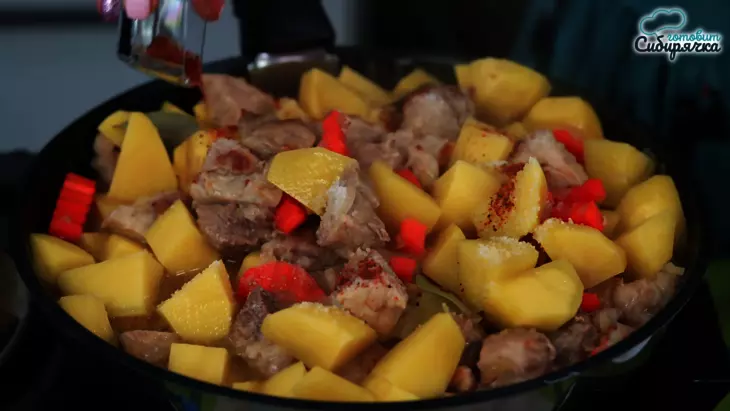 Жаркое с мясом и картофелем со специями по-сибирски: шаг 5