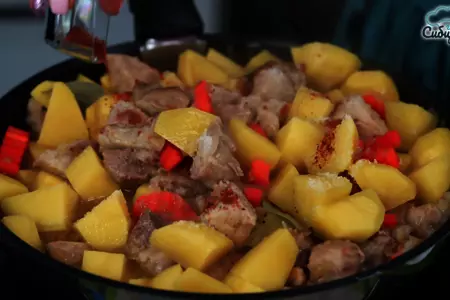Жаркое с мясом и картофелем со специями по-сибирски: шаг 5