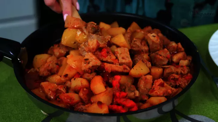 Жаркое с мясом и картофелем со специями по-сибирски: шаг 8