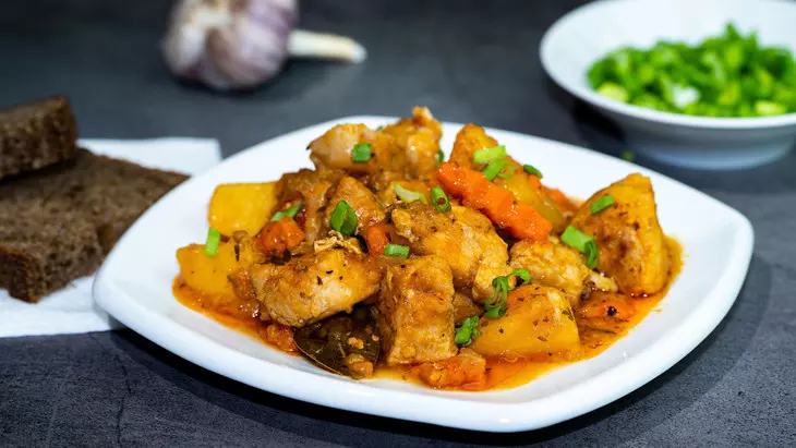 Жаркое с мясом и картофелем со специями по-сибирски: шаг 9