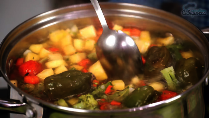 Густой овощной суп с мясом говядины и свинины: шаг 7