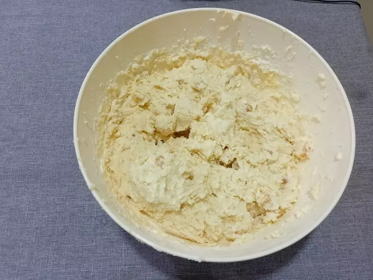 Творожный кекс с изюмом: шаг 3