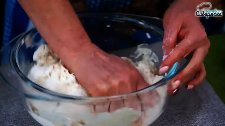 Классические грузинские хинкали с мясным фаршем и специями: шаг 2