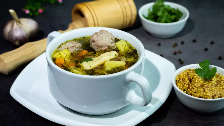 Суп с фрикадельками из мясного фарша и клецками: шаг 9