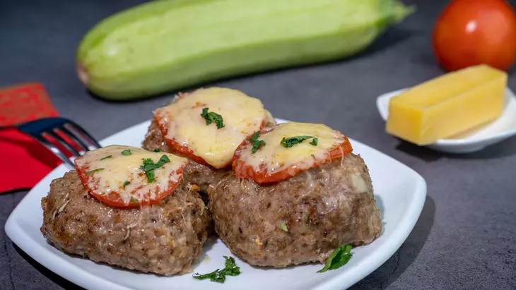 Котлеты из смешанного мясного фарша в духовке, по-домашнему: шаг 9