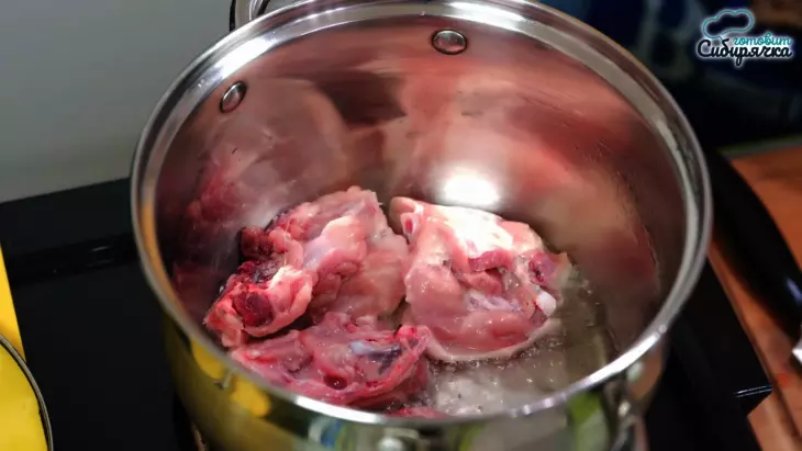 Куриный суп с домашней лапшой и специями без картошки: шаг 4