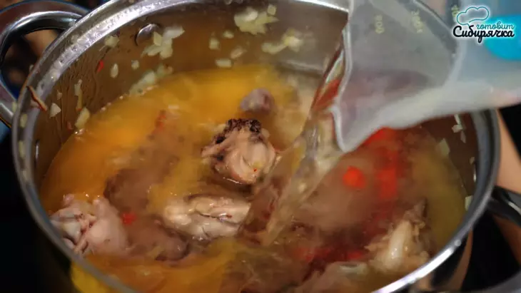 Куриный суп с домашней лапшой и специями без картошки: шаг 5