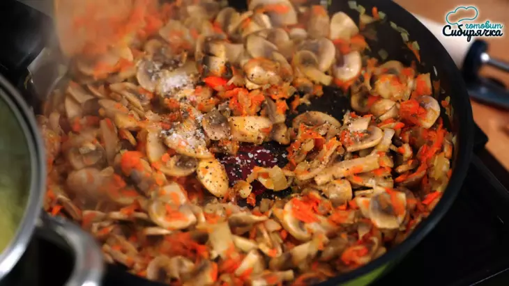 Овощной крем-суп с шампиньонами и сливками: шаг 4