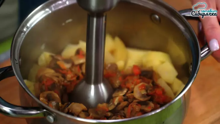 Овощной крем-суп с шампиньонами и сливками: шаг 6