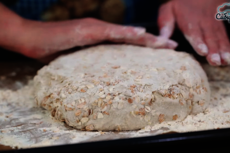 Домашний бездрожжевой хлеб на кефире с зерновыми хлопьями: шаг 6