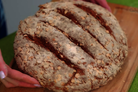 Домашний бездрожжевой хлеб на кефире с зерновыми хлопьями: шаг 8