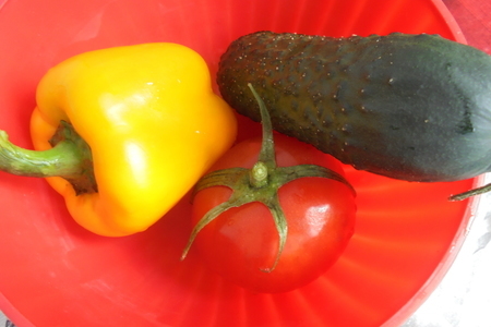 Нутовый омлет и салат из свежий овощей#постныйстол: шаг 7