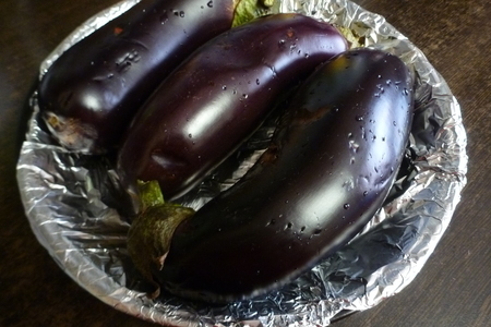 Салат из запечённых баклажанов с грецкими орехами #постныйстол: шаг 1