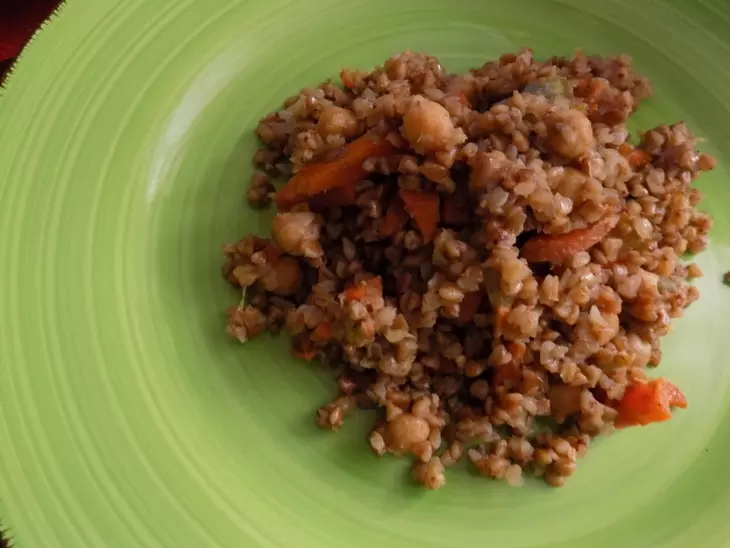 Гречневая каша с овощами и нутом #постныйстол: шаг 10