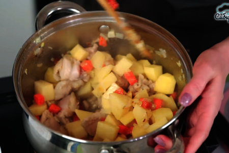Диетический куриный суп с вермишелью и картофелем: шаг 3
