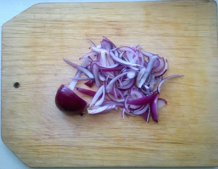 Салат из свёклы с помидорами, нутом и фиолетовым луком #постныйстол: шаг 1