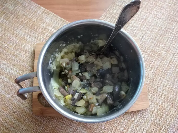 Постные вареники с картошкой и жареными грибами с луком  #постный стол: шаг 11
