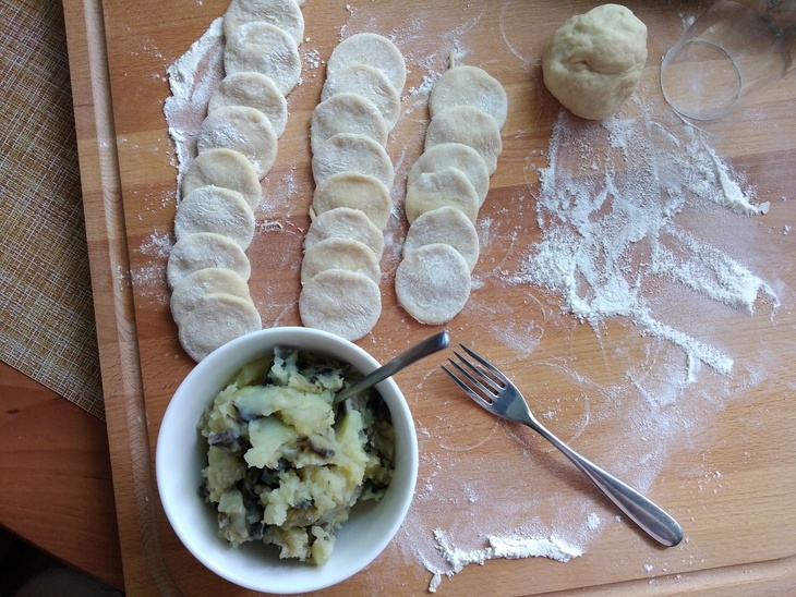 Постные вареники с картошкой и жареными грибами с луком  #постный стол: шаг 13