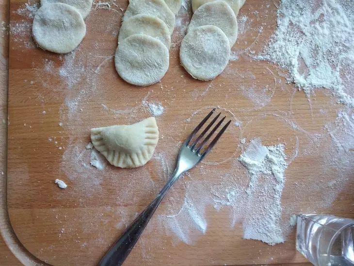 Постные вареники с картошкой и жареными грибами с луком  #постный стол: шаг 14
