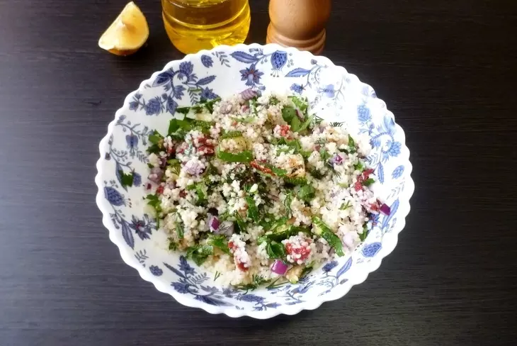 Табуле из кускуса с цуккини - гриль и кедровыми орехами #постныйстол: шаг 5
