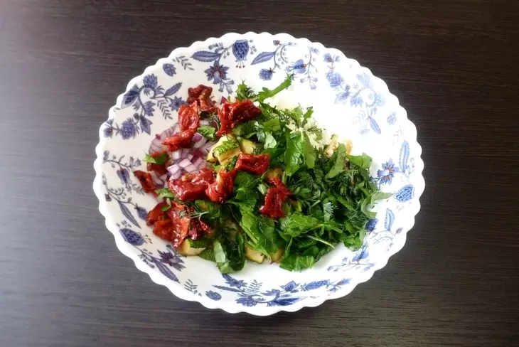 Табуле из кускуса с цуккини - гриль и кедровыми орехами #постныйстол: шаг 6