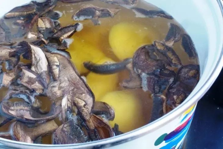 Капустняк с сухими грибами и черносливом #постныйстол: шаг 2