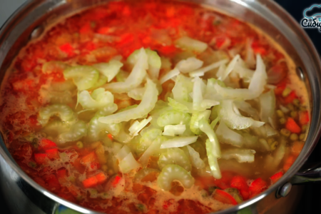 Турецкий чечевичный суп с овощами и копченостями: шаг 6