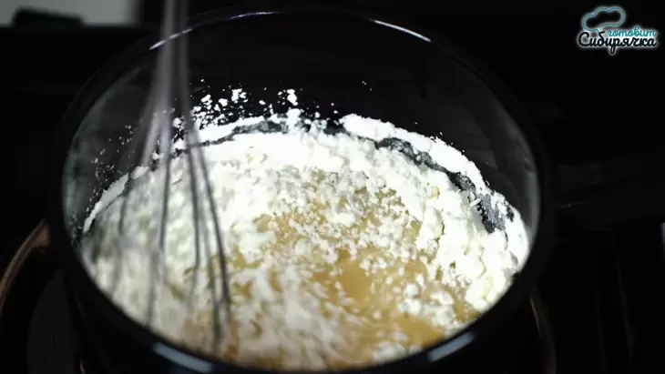 Творожная пасха со сгущенным молоком и курагой с цукатами: шаг 2