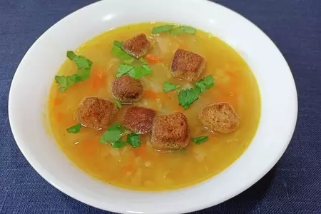 Гороховый суп с тушёнкой: шаг 6
