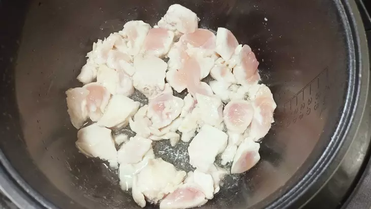 Курица с грибами в мультиварке: шаг 3