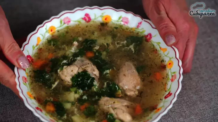 Куриный суп с овощами и свежей молодой крапивой: шаг 8