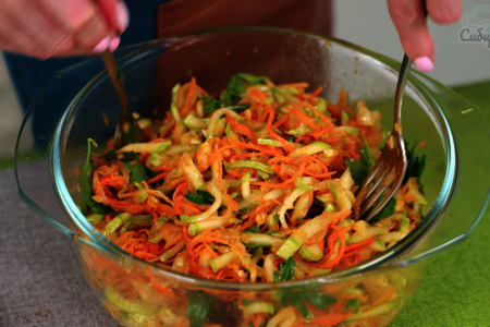 Корейский салат из кабачков с морковью: шаг 8