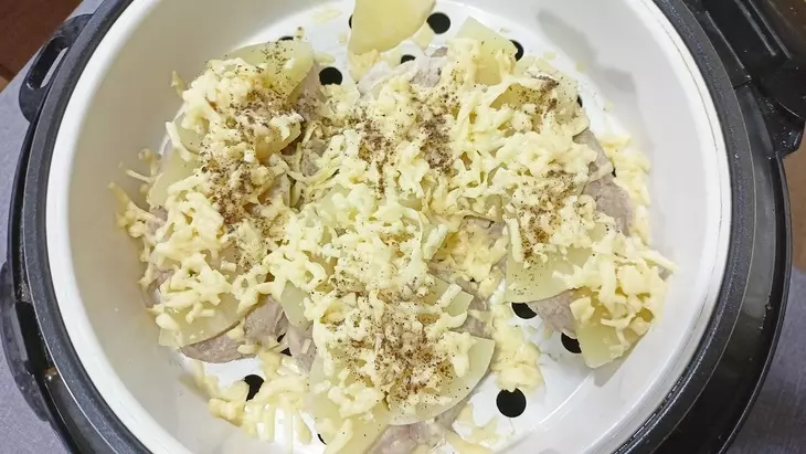 Свинина с ананасами на пару (в мультиварке): шаг 4