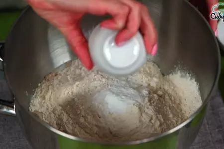 Сладкие булочки «синнабон» с корицей и сливочным кремом: шаг 2