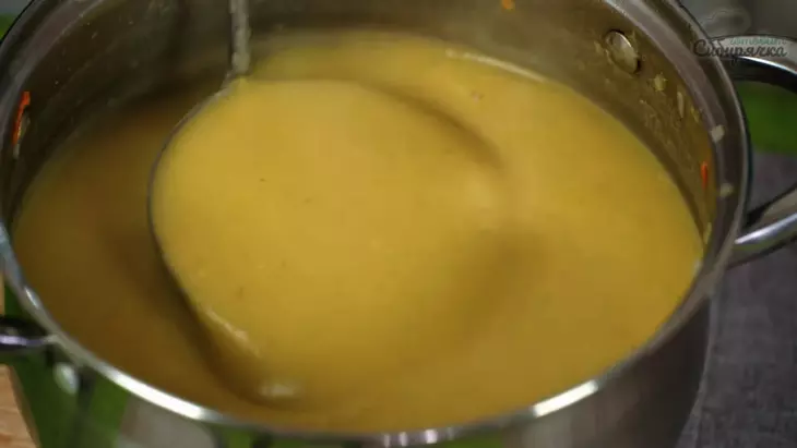 Суп-пюре из кабачков с морковью и луком на мясном бульоне: шаг 7